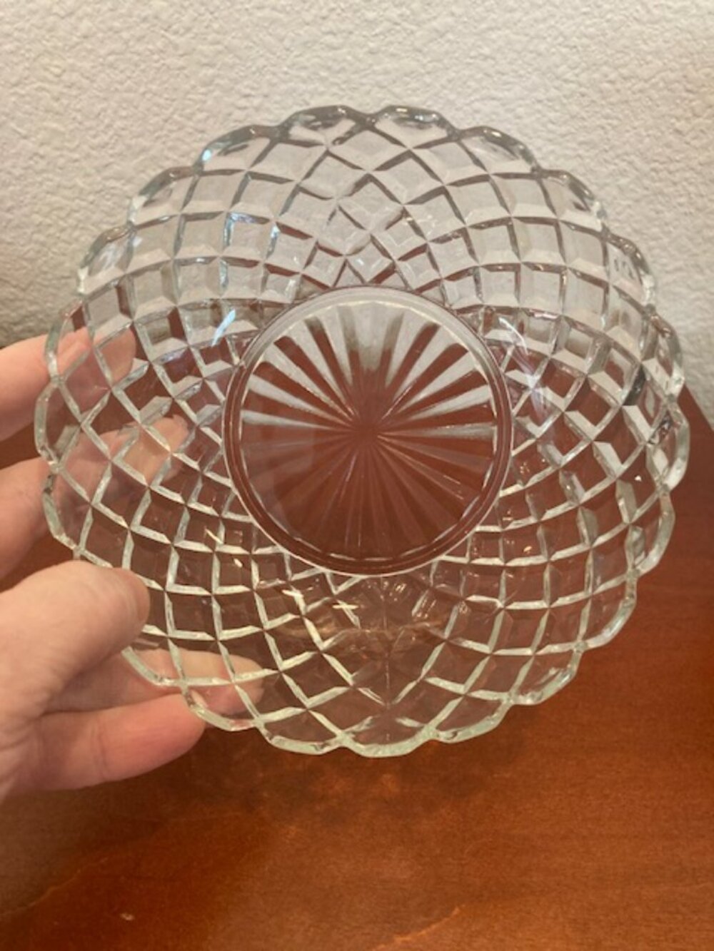✨ Vintage Clear Glass Bowl – Diamond Quilted Pattern + Scalloped Rim + Sunburst